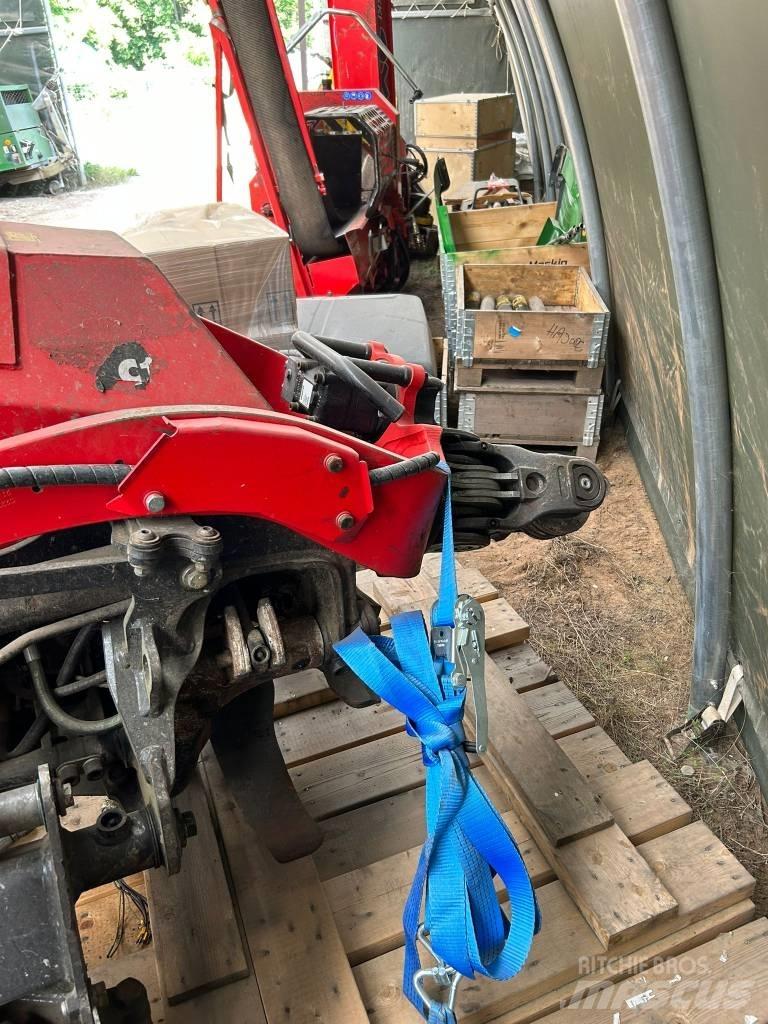 Komatsu C 144 Agaç kesme robotlari