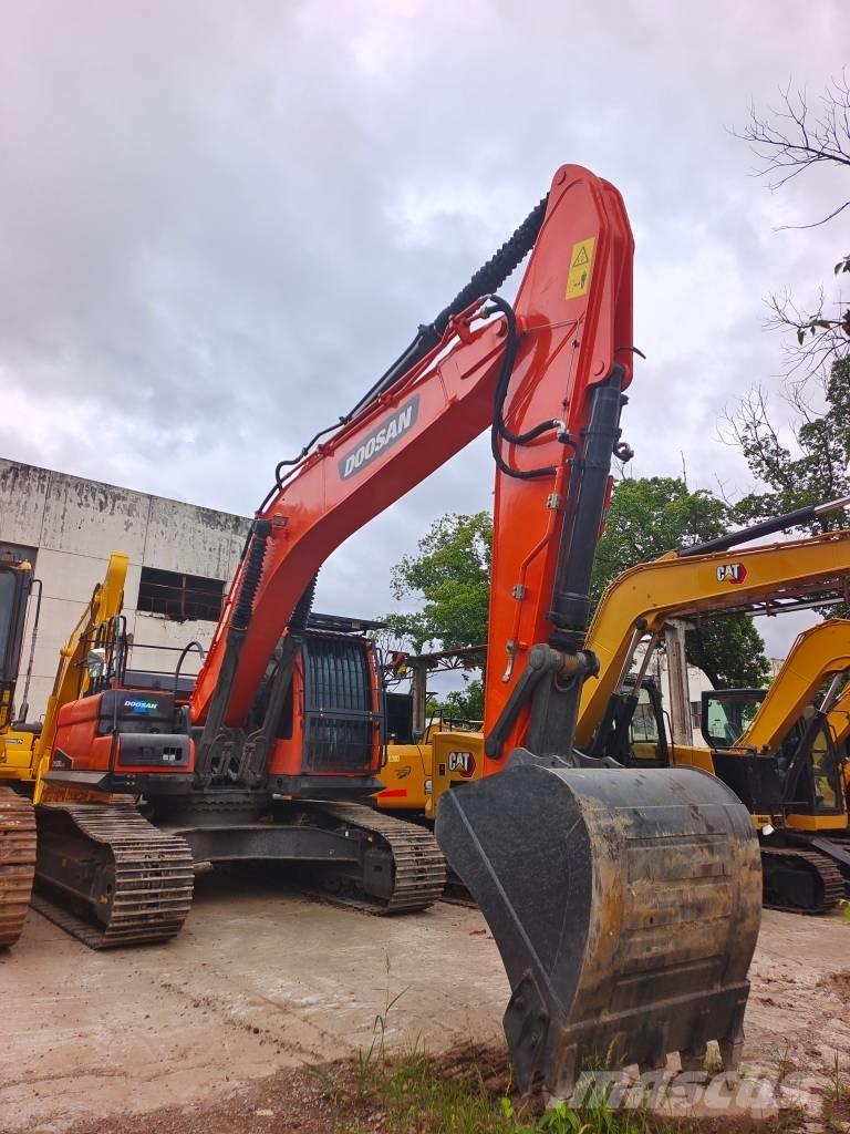 Doosan DX 300LC-9C Paletli ekskavatörler