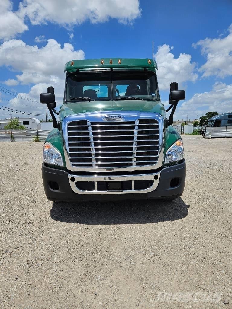 Freightliner 125 Çekiciler