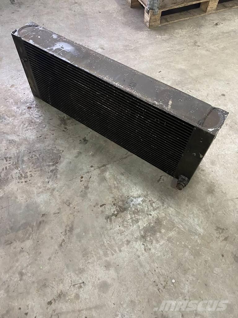 Liebherr A934C Radyatörler