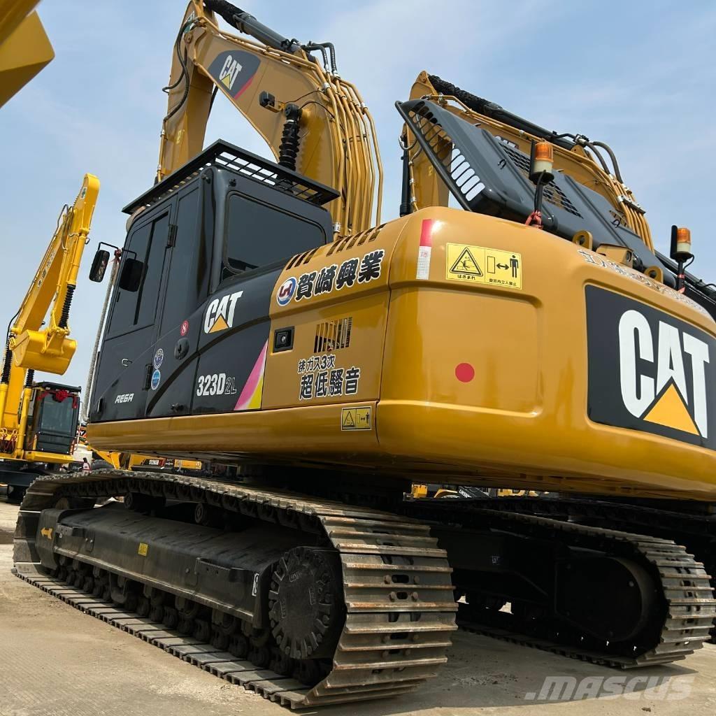 CAT 323D2L Paletli ekskavatörler