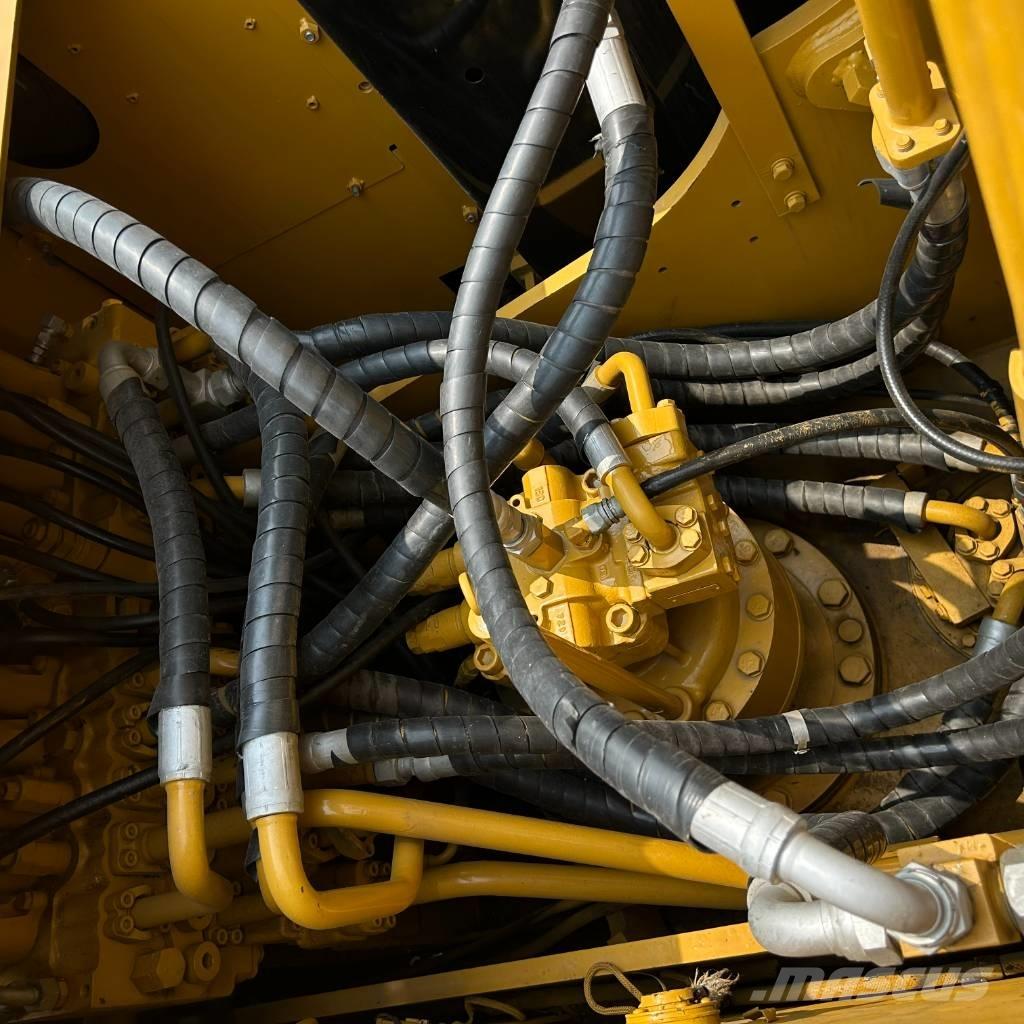 CAT 323D2L Paletli ekskavatörler