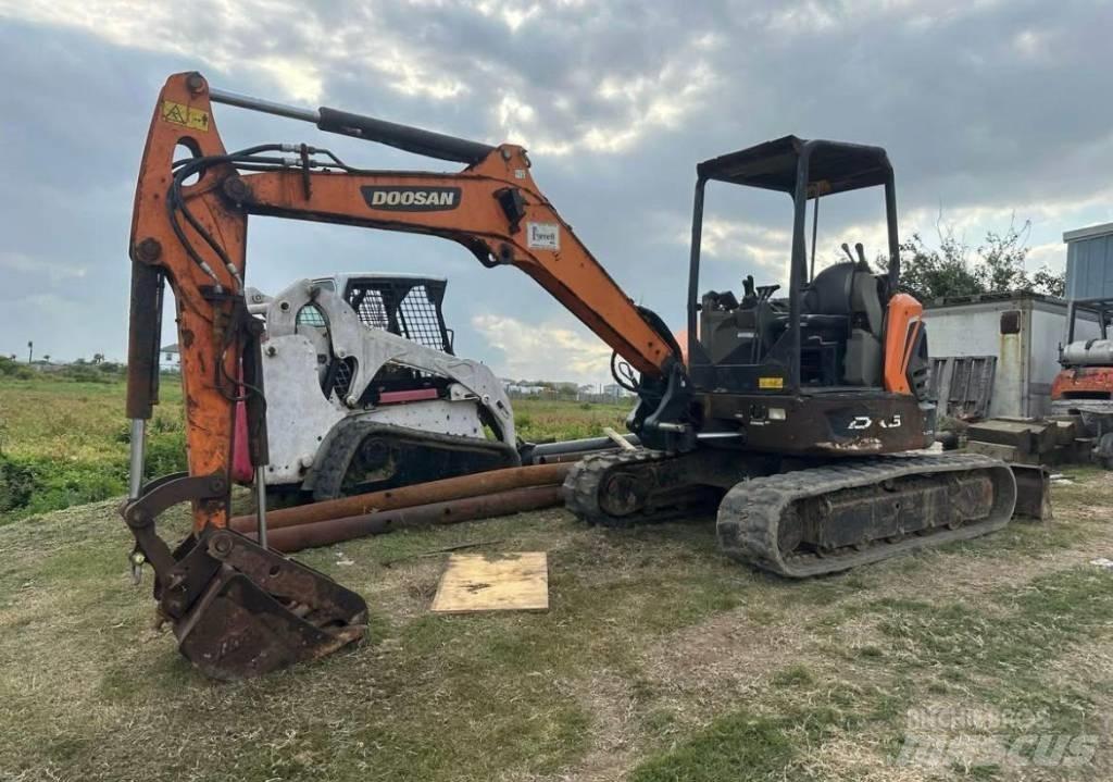 Doosan DX50 Paletli ekskavatörler