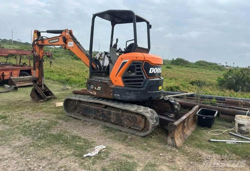 Doosan DX50 Paletli ekskavatörler