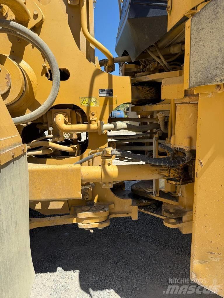 CAT 988 H Tekerlekli yükleyiciler
