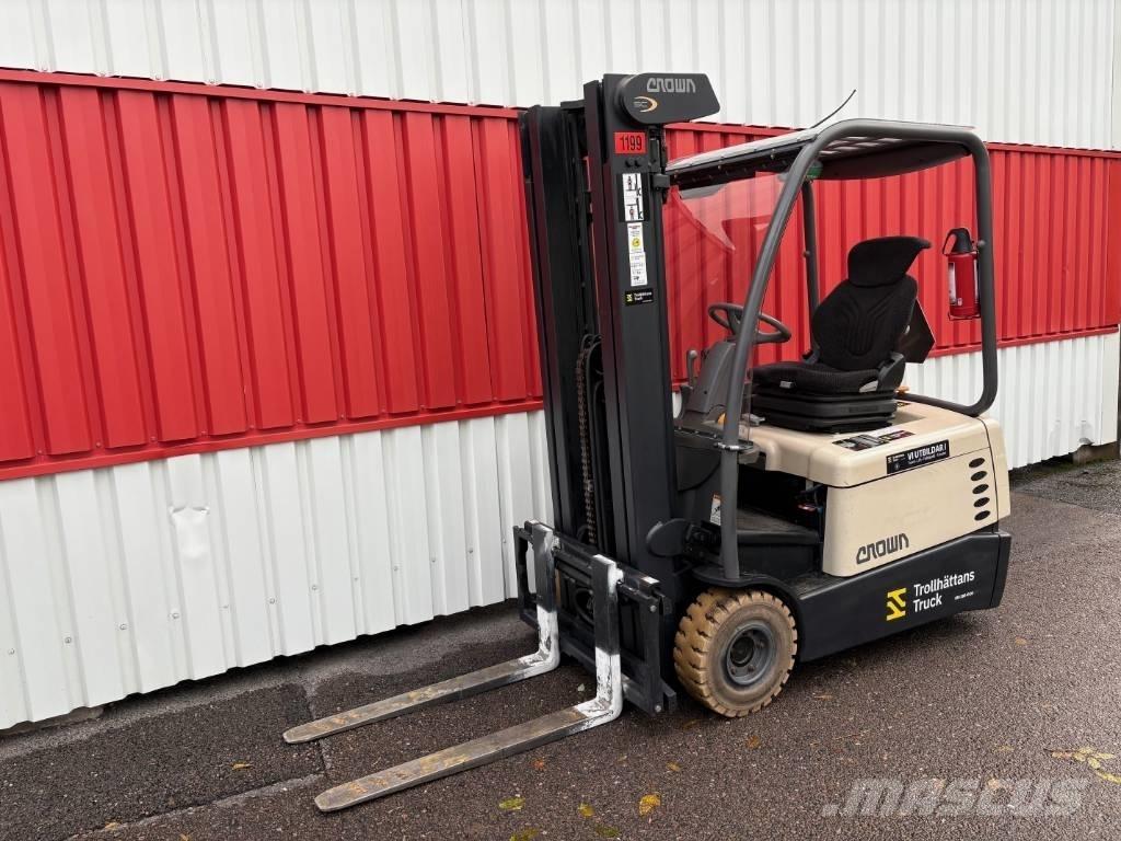 Crown SC3220 Elektrikli forkliftler
