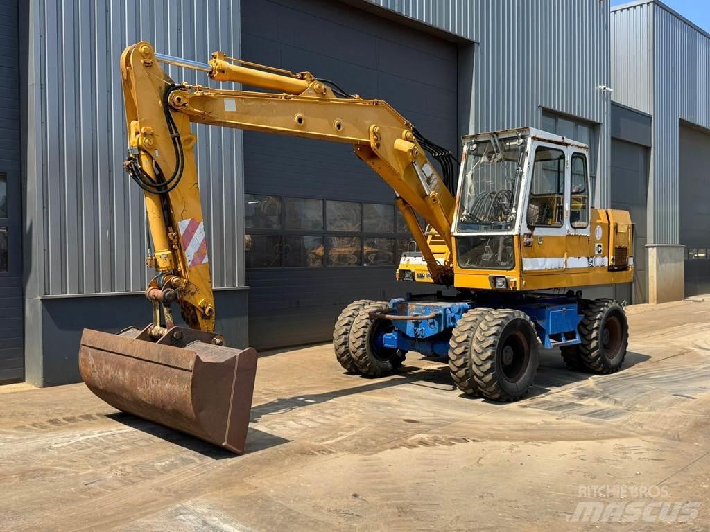 Liebherr A900C Lastik tekerli ekskavatörler
