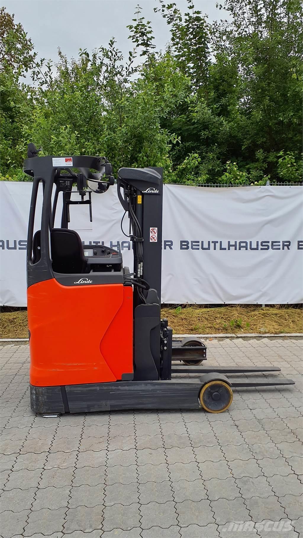 Linde R14B Reach truck - depo içi istif araçları