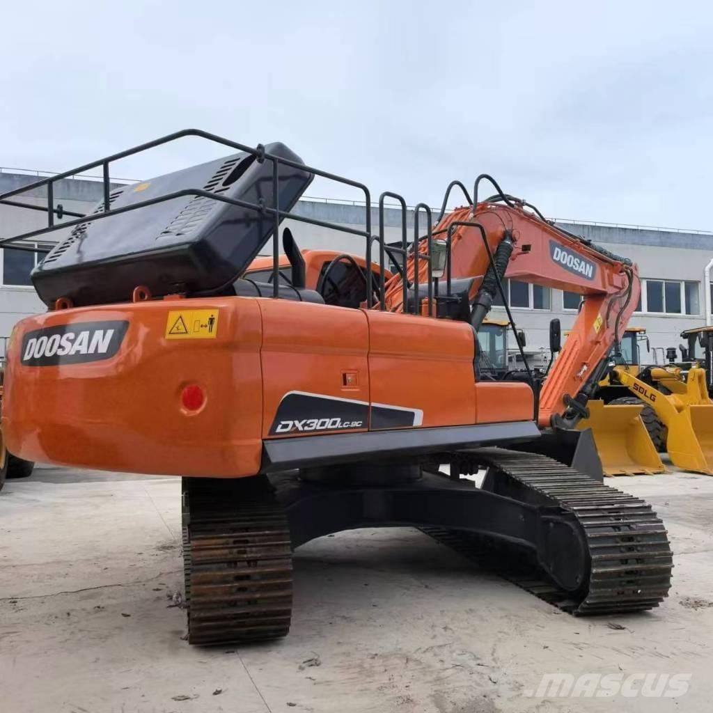 Doosan DX 300 Paletli ekskavatörler