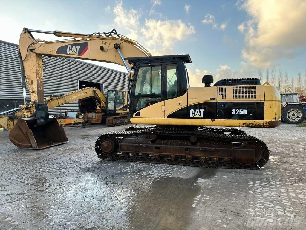 CAT 325DL Paletli ekskavatörler