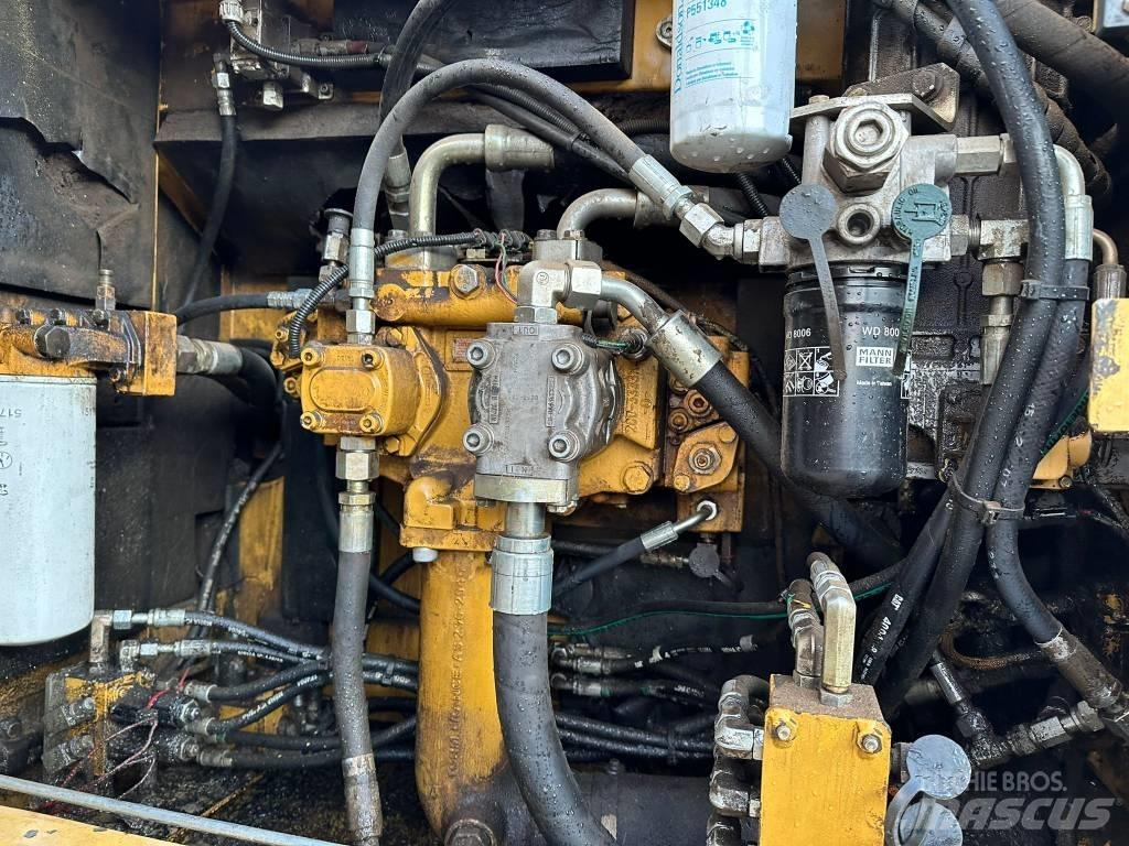 CAT 325DL Paletli ekskavatörler