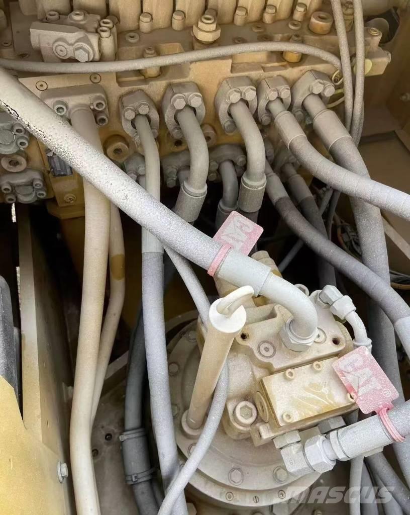 CAT 323 Paletli ekskavatörler