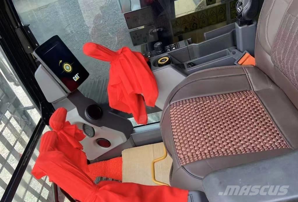 CAT 323 Paletli ekskavatörler