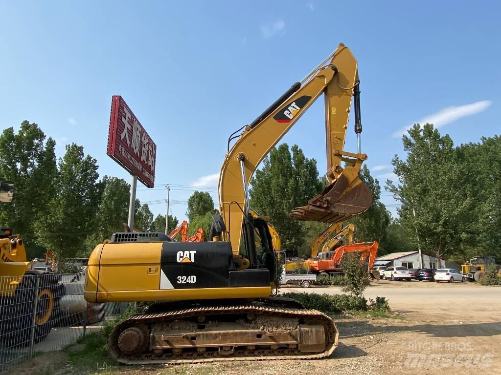CAT 324D Paletli ekskavatörler