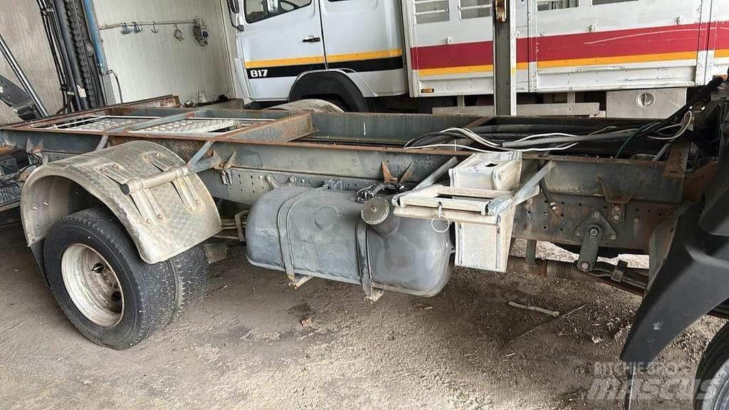Mercedes-Benz 711 Diger kamyonlar