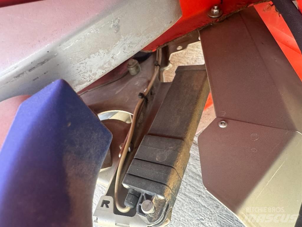 Kuhn Axis 30.1 W Mineral gübre dagiticilar