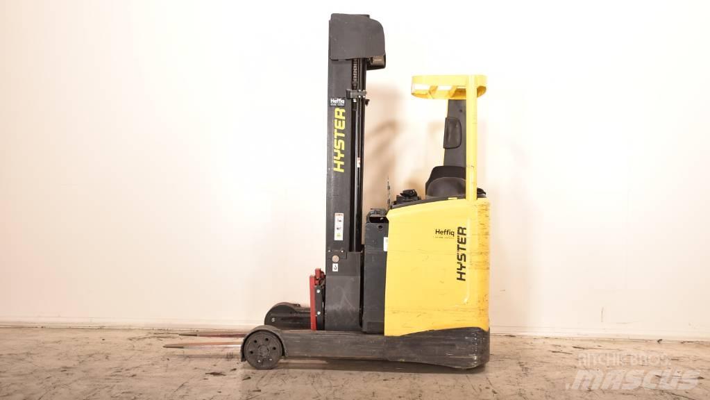 Hyster R 1.6 Reach truck - depo içi istif araçları