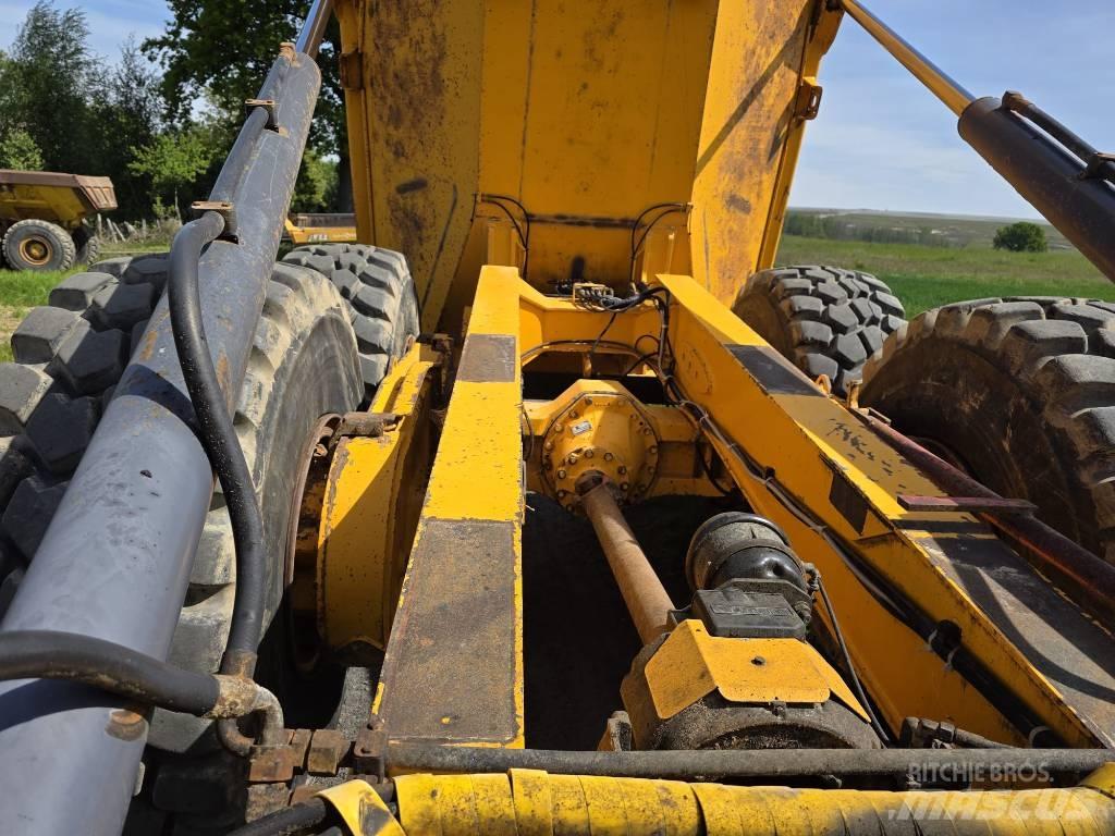 Moxy MT31 Belden kirma kaya kamyonu