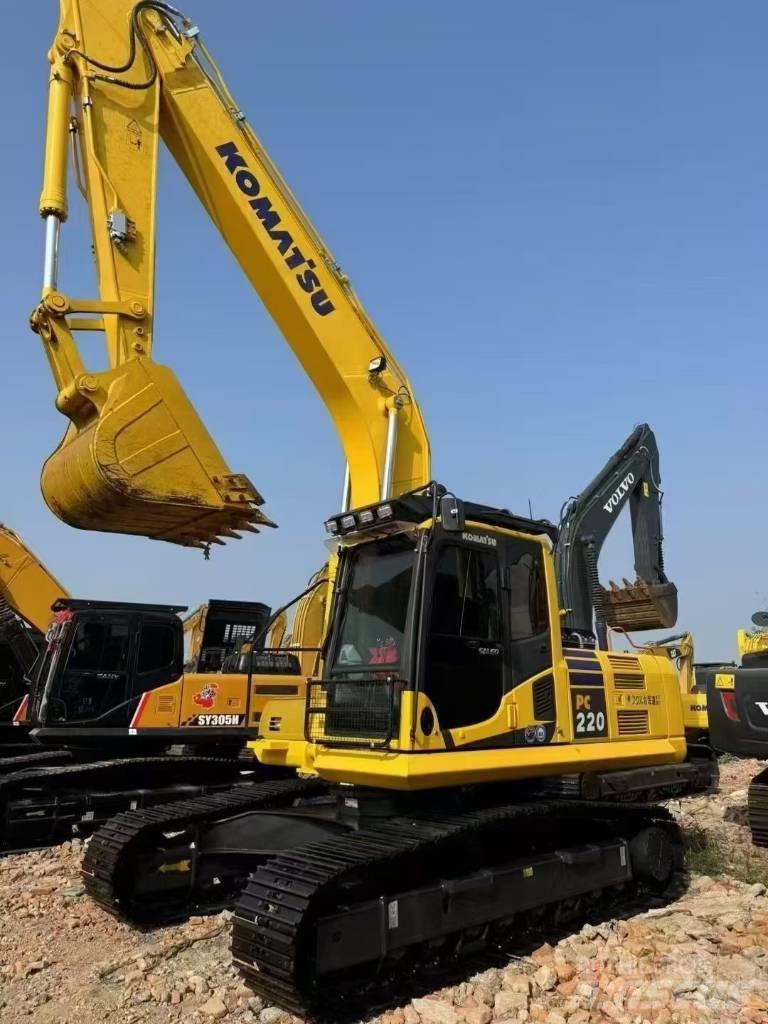 Komatsu PC 220 Paletli ekskavatörler