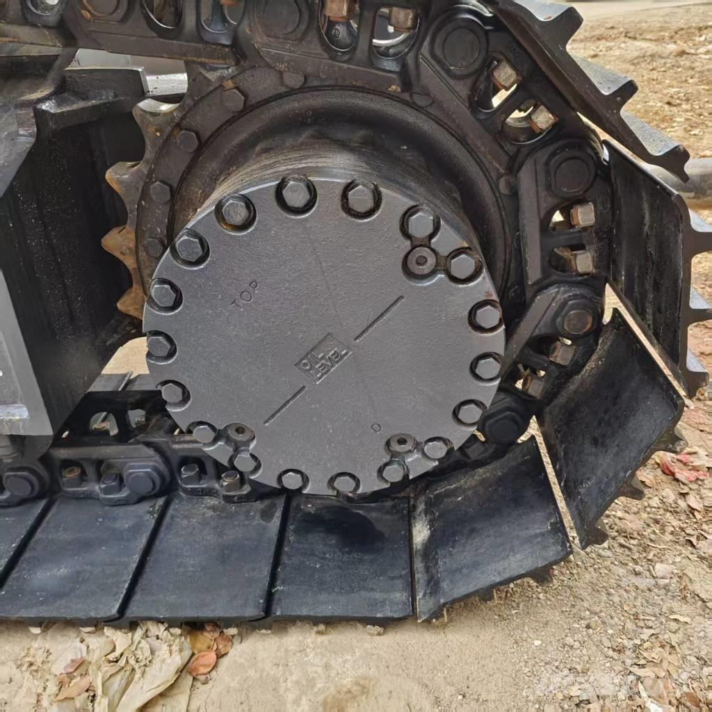Komatsu PC 200-8 Paletli ekskavatörler
