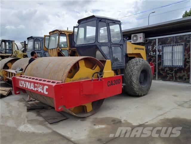 Dynapac CA 30 D Tek tamburlu silindirler