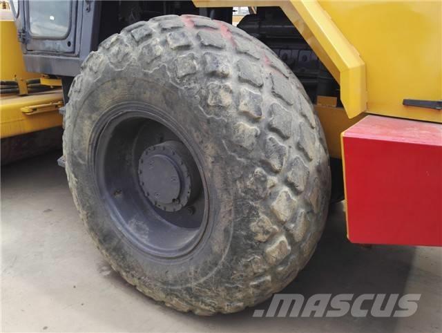Dynapac CA 30 D Tek tamburlu silindirler