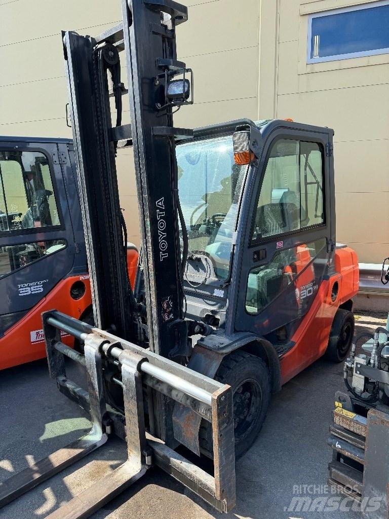 Toyota 02-8FDF30 Dizel forkliftler