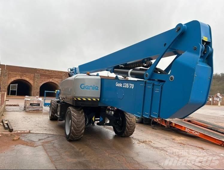 Genie ZX 135/70 Körüklü personel platformları