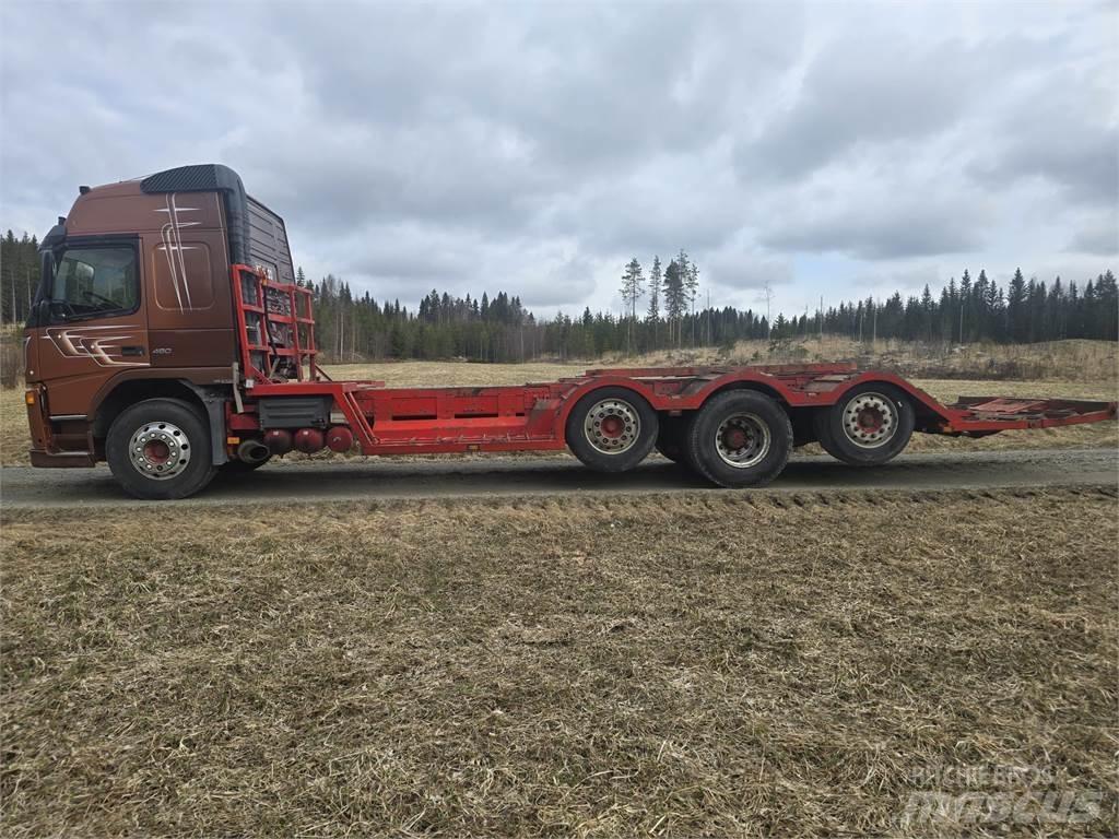 Volvo FM12 8x2 Orman makinesi taşıma kamyonları