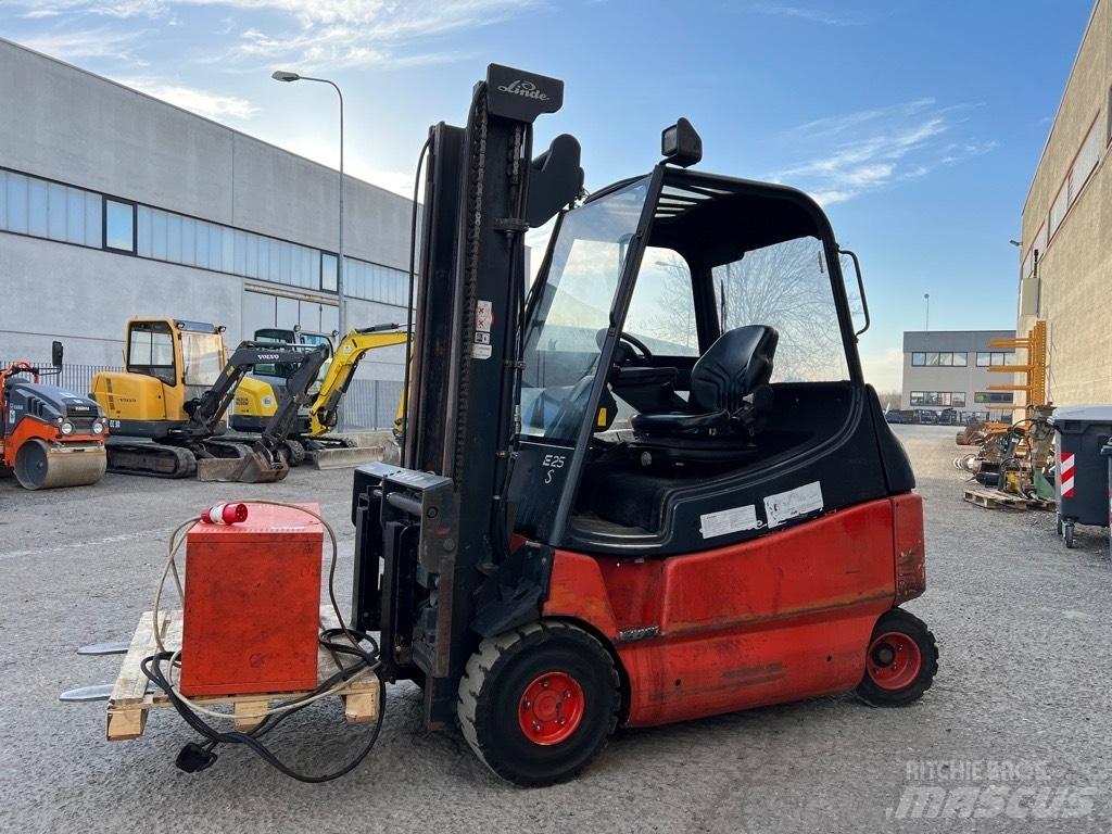 Linde E 25 Elektrikli forkliftler