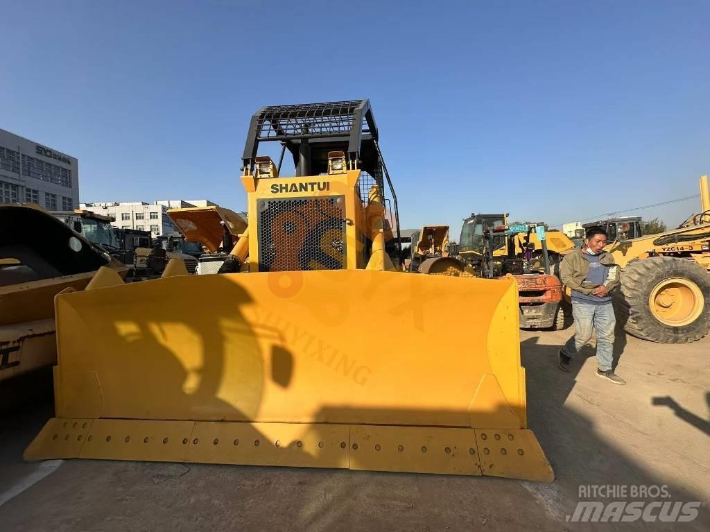 Shantui SD 22 F Paletli dozerler
