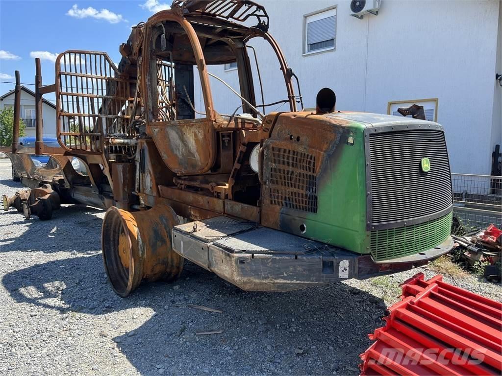 John Deere 1110E Tomruk yükleyici traktörler