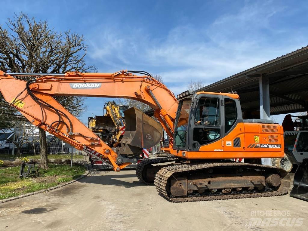 Doosan DX 180 LC-3 Paletli ekskavatörler