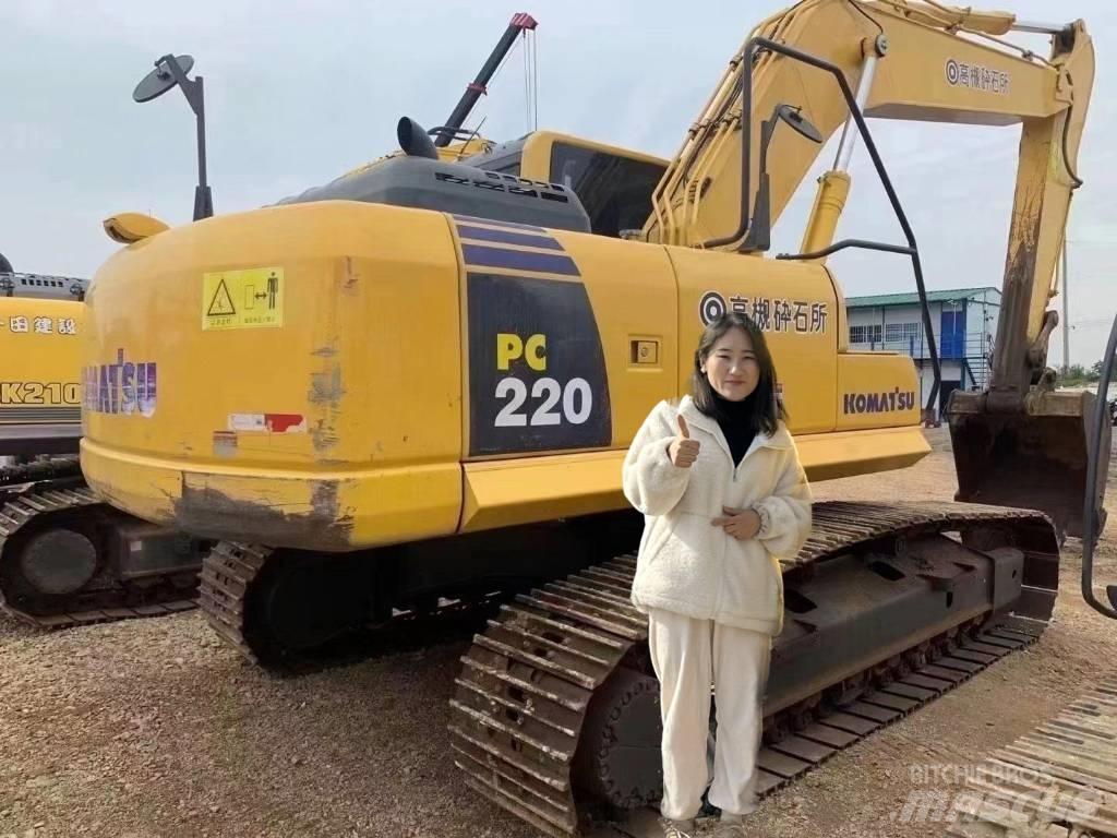Komatsu PC 220-8 Paletli ekskavatörler