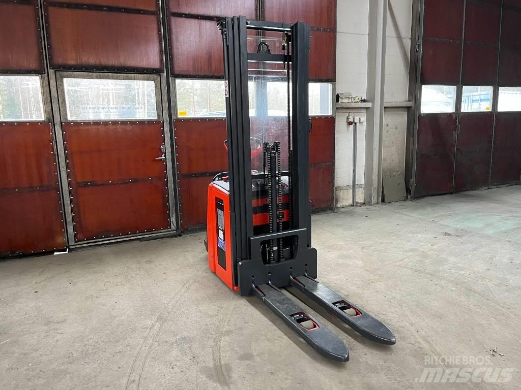 Linde L14AP Akülü depo ekipmanları