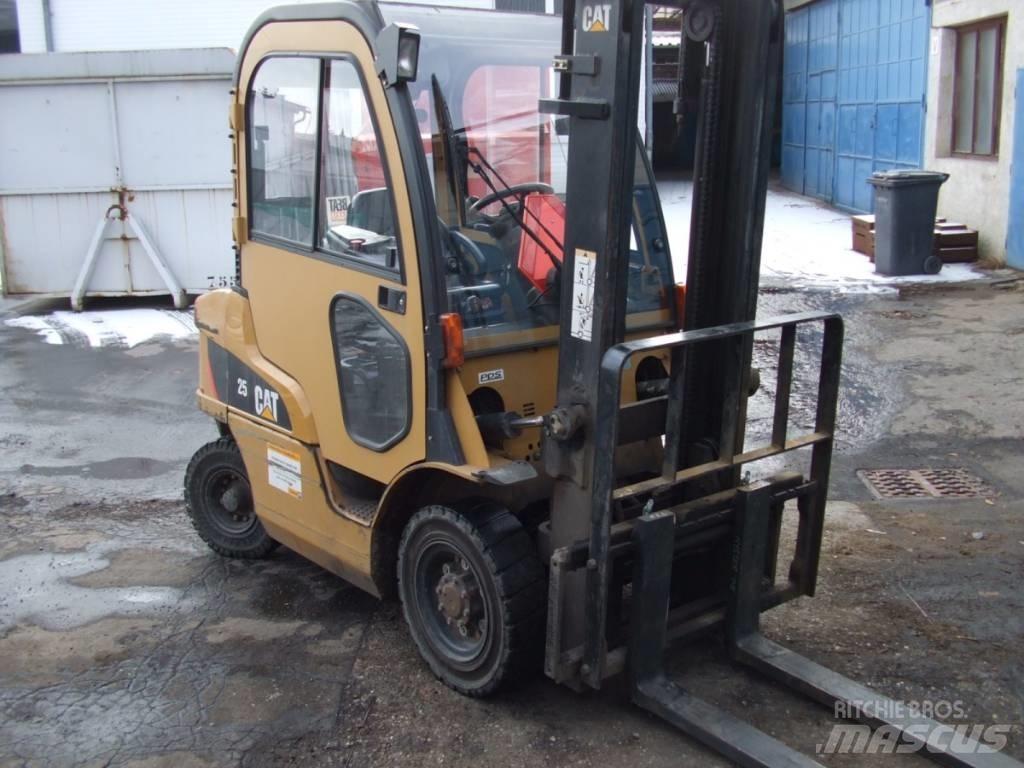 CAT lift truck DP25N Dizel forkliftler