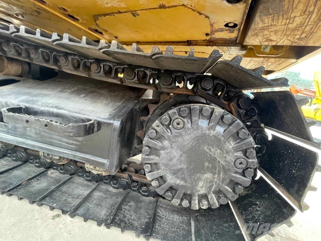 CAT 323 D Paletli ekskavatörler