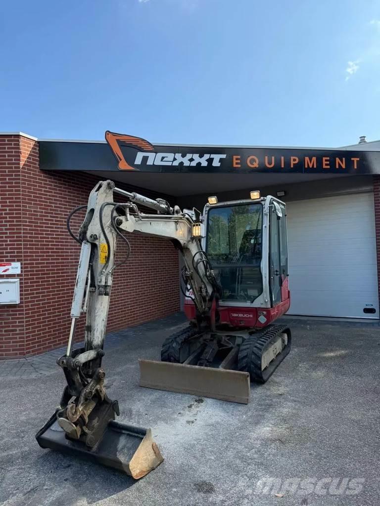 Takeuchi TB230 Paletli ekskavatörler