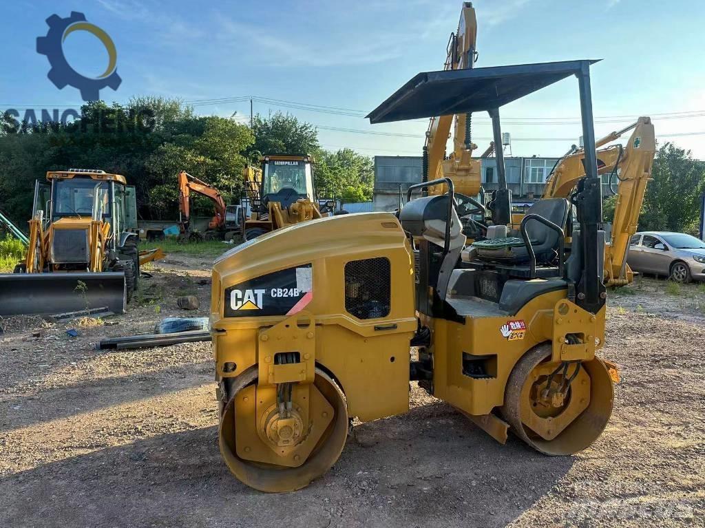 CAT CB24B Çift tamburlu silindirler