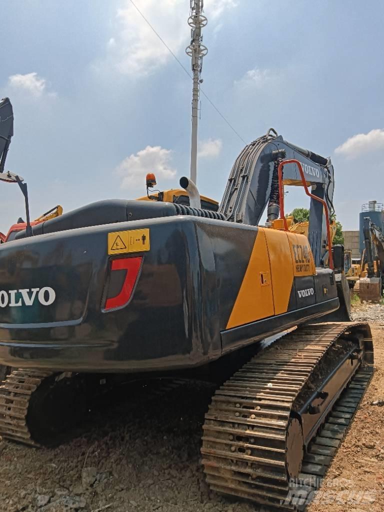 Volvo EC 240 Paletli ekskavatörler