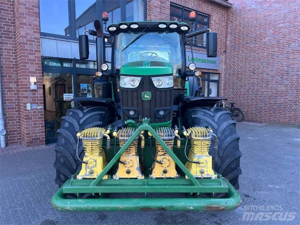 John Deere 6215R Traktörler
