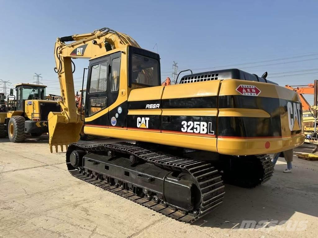 CAT 325 B L Paletli ekskavatörler