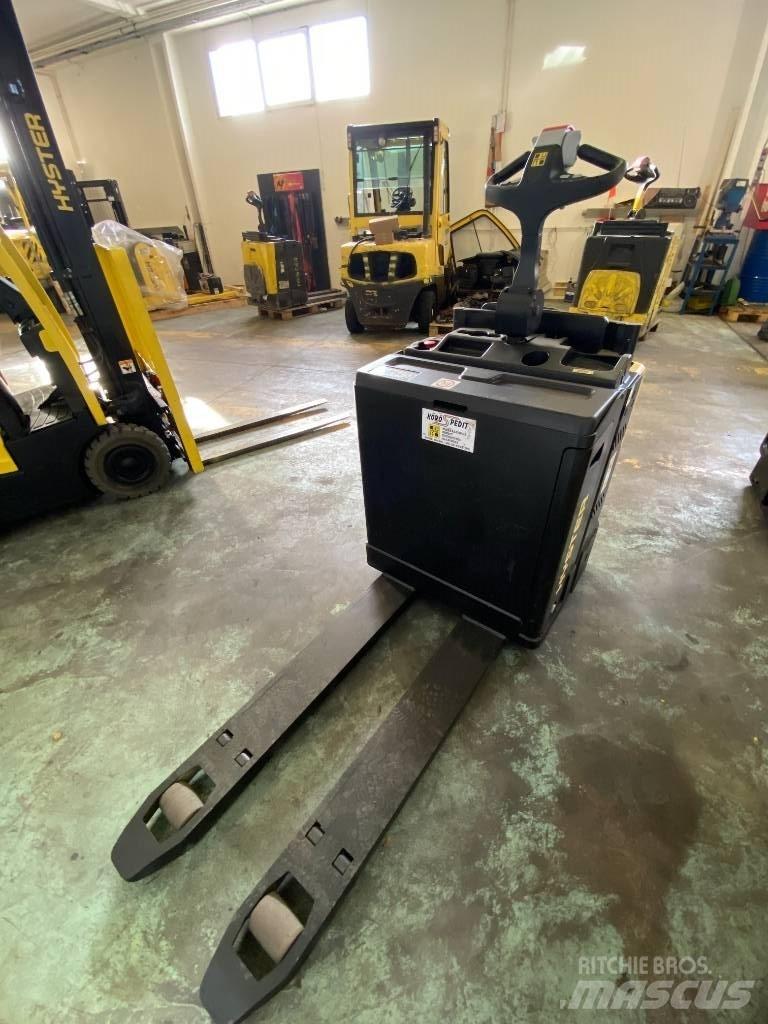 Hyster P2.0S FBW Yaya kumandali istif makinasi