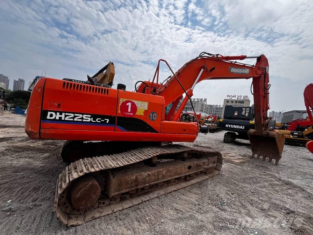 Doosan DH 225 LC-7 Paletli ekskavatörler