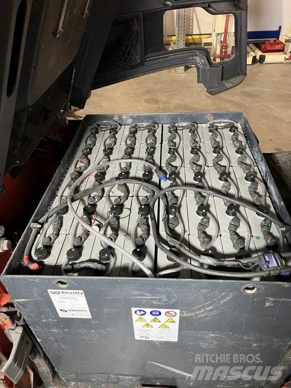 Linde E30/600HL-01 Elektrikli forkliftler