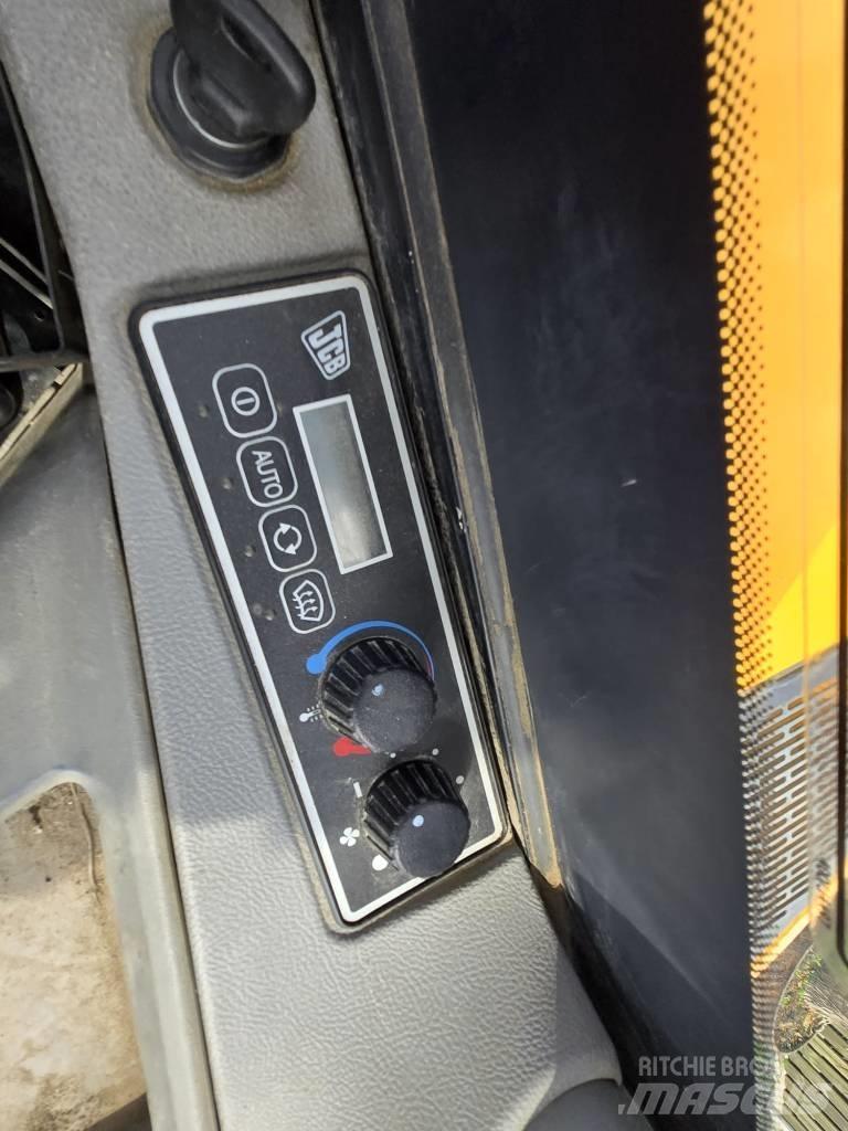 JCB 110 W Hydradig Lastik tekerli ekskavatörler