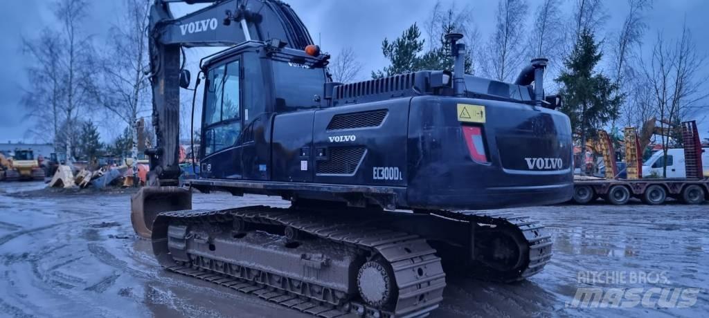 Volvo EC 300 D L Paletli ekskavatörler