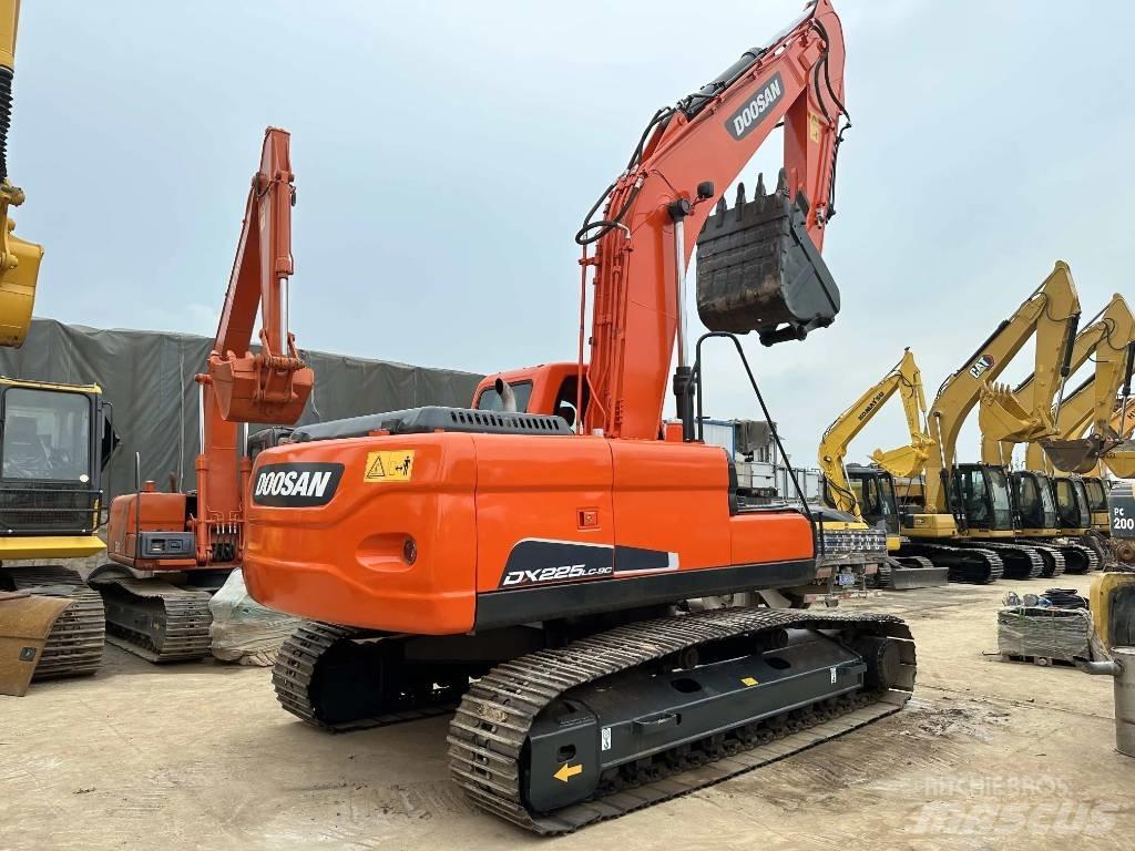 Doosan DX225LC-9C Paletli ekskavatörler