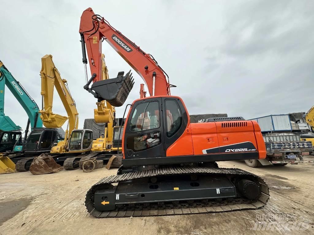 Doosan DX225LC-9C Paletli ekskavatörler