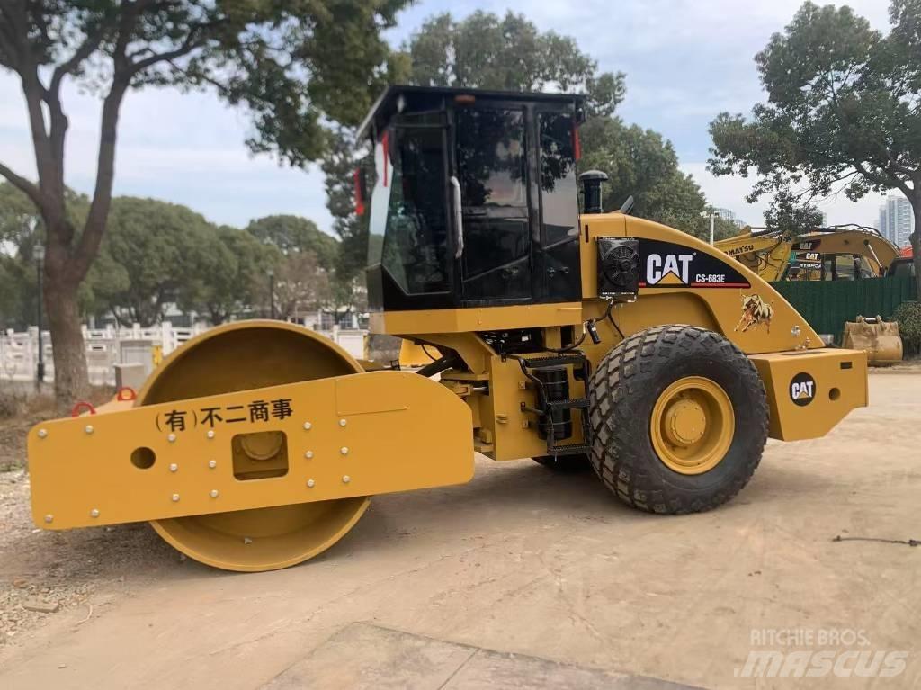 CAT CS 683 E Tek tamburlu silindirler
